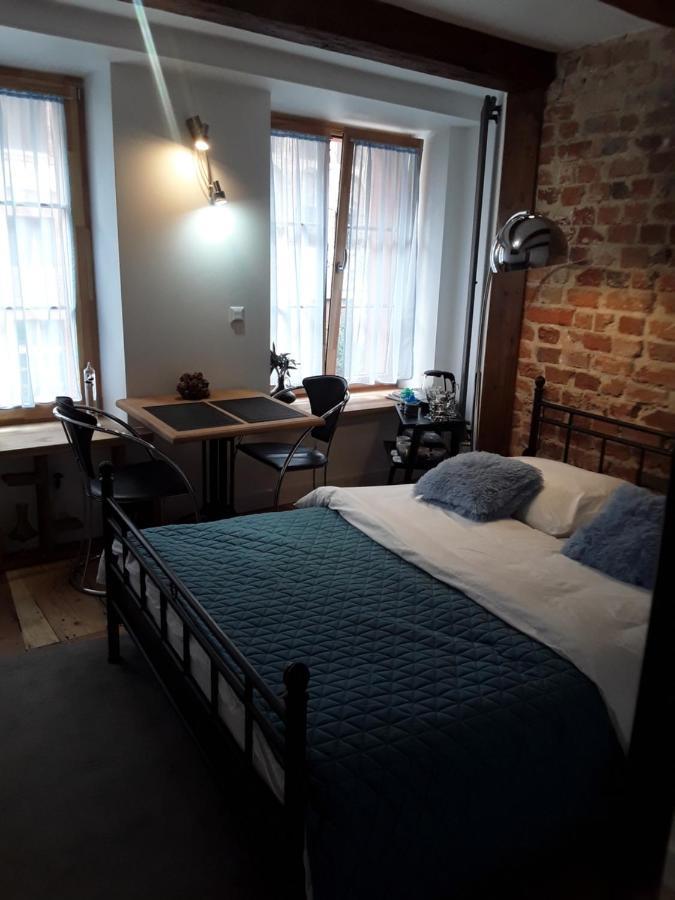 Old Town Mostowa Apartment *